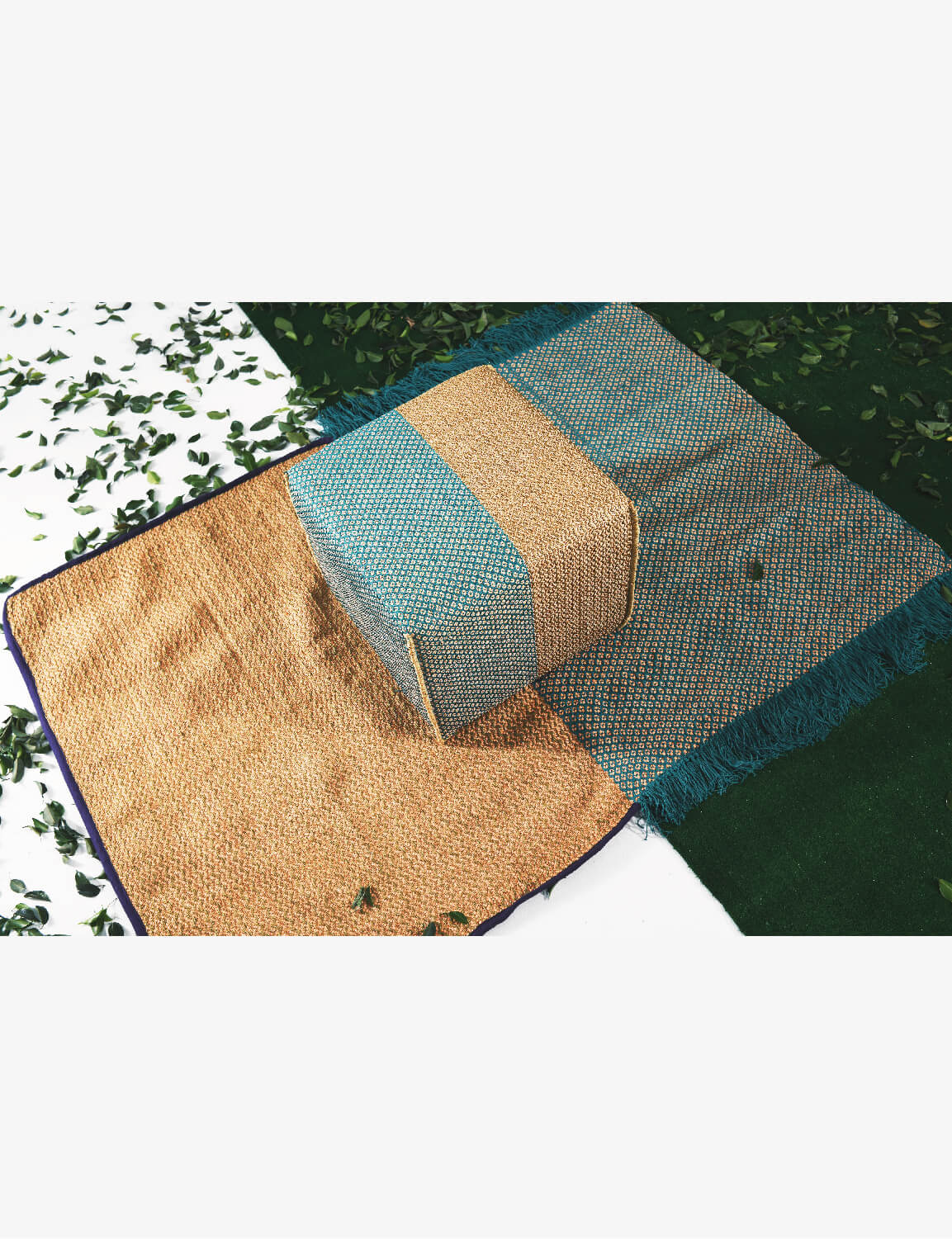 NOMADIC POUF ORANGE SALMON