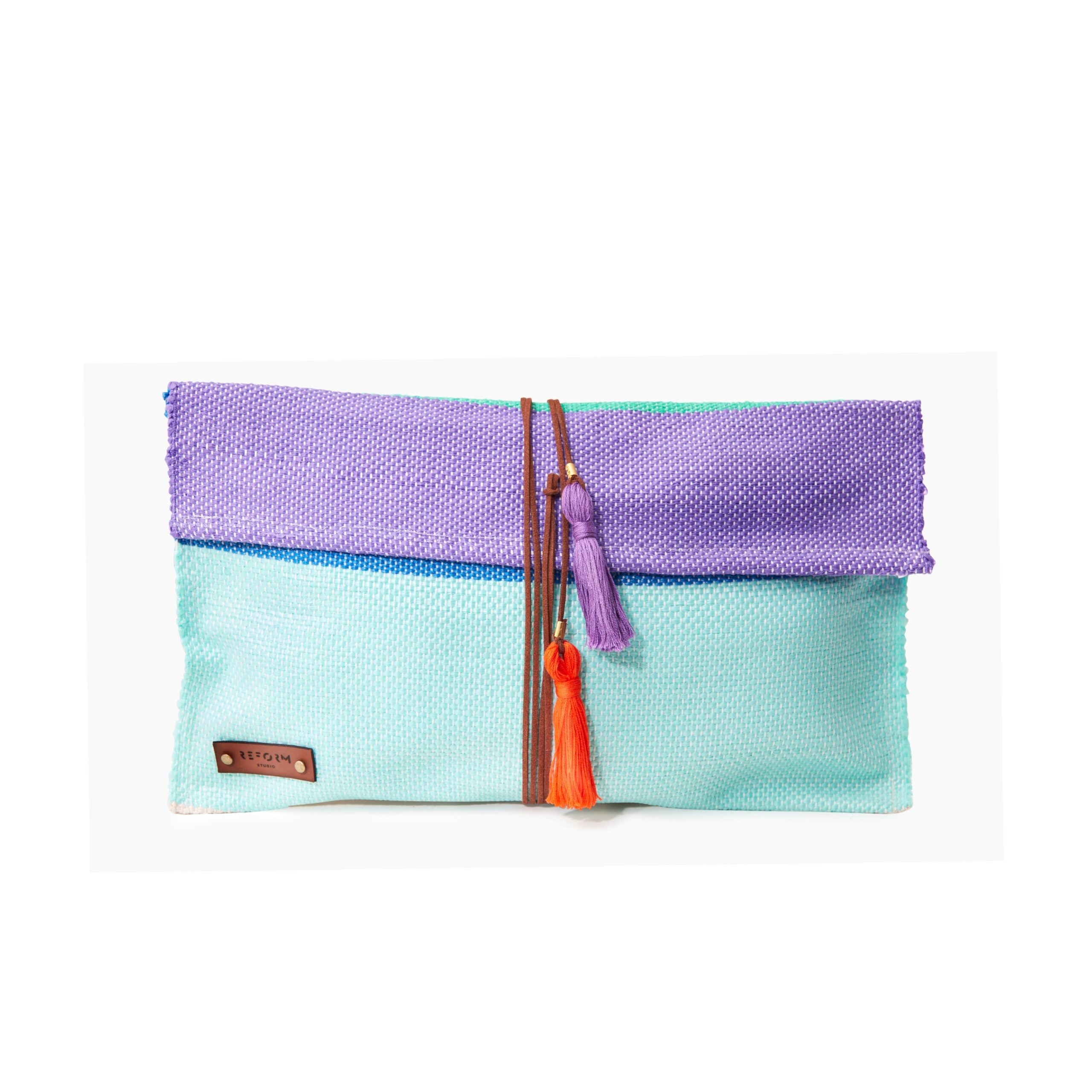 ALOHA FRINGE CLUTCH